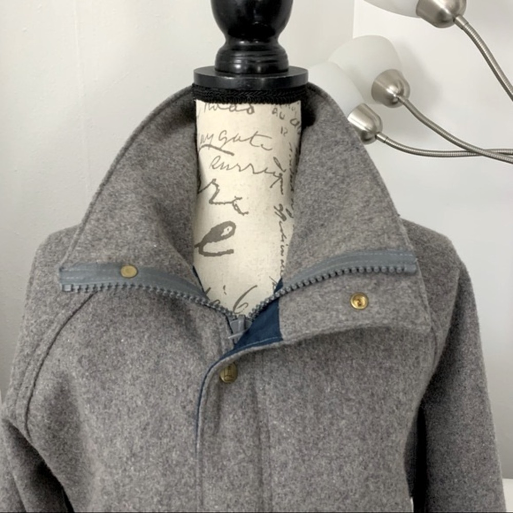 Lands’ End Wool Blend Patch Pocket Winter Coat Gr… - image 4